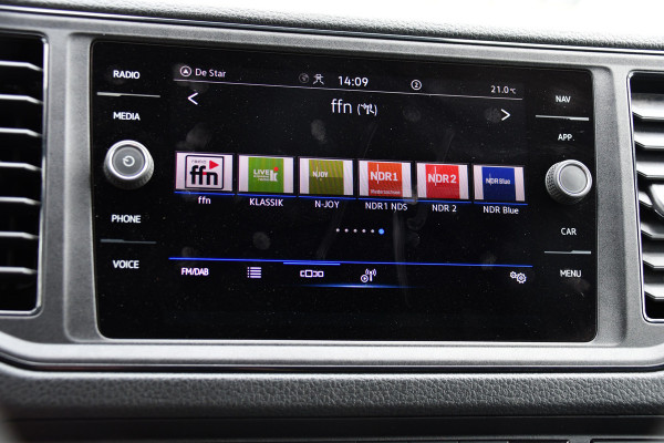Volkswagen Crafter 35 2.0 TDI L3H3 Highline Black Edition Camera, Cruise, Carplay, LED, Clima, Automaat, Trekhaak, Sensoren, Uniek!