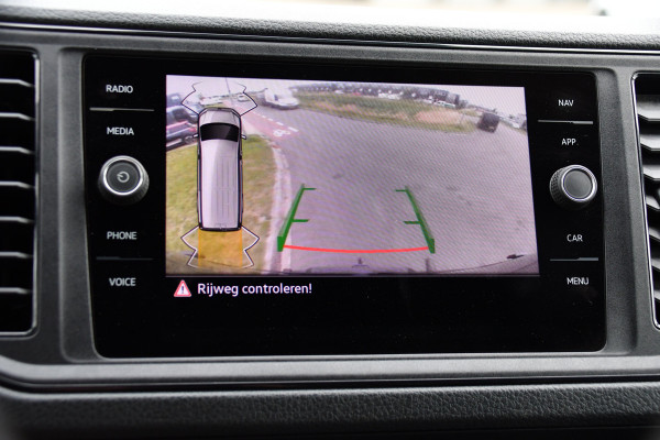 Volkswagen Crafter 35 2.0 TDI L3H3 Highline Black Edition Camera, Cruise, Carplay, LED, Clima, Automaat, Trekhaak, Sensoren, Uniek!