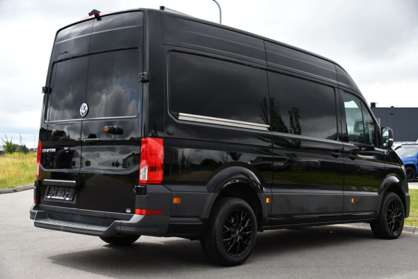 Volkswagen Crafter 35 2.0 TDI L3H3 Highline Black Edition Camera, Cruise, Carplay, LED, Clima, Automaat, Trekhaak, Sensoren, Uniek!