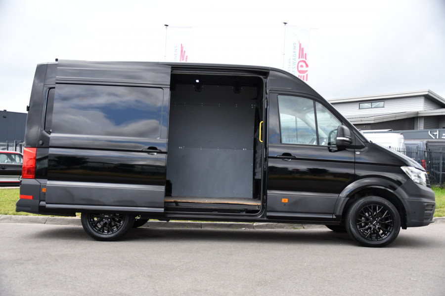 Volkswagen Crafter 35 2.0 TDI L3H3 Highline Black Edition Camera, Cruise, Carplay, LED, Clima, Automaat, Trekhaak, Sensoren, Uniek!