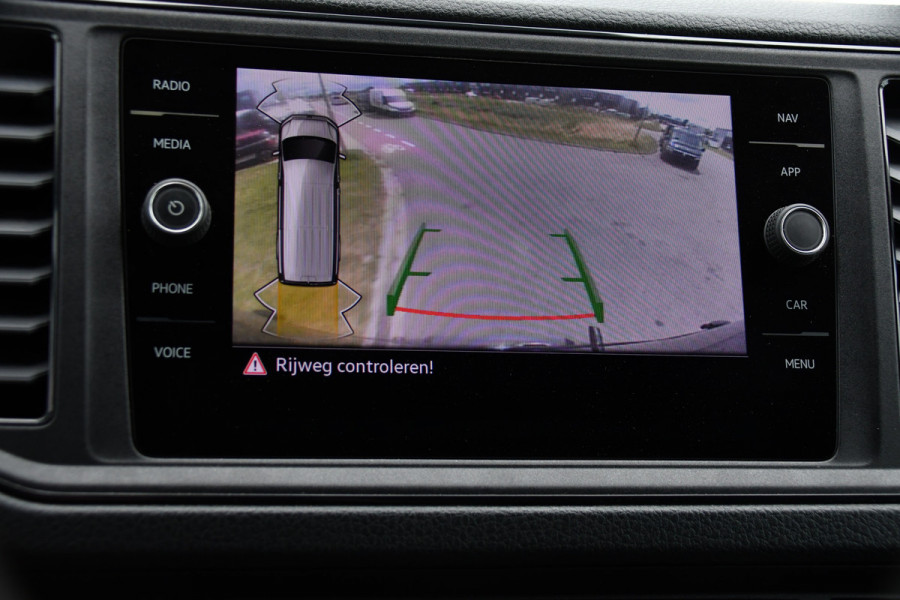 Volkswagen Crafter 35 2.0 TDI L3H3 Highline Black Edition Camera, Cruise, Carplay, LED, Clima, Automaat, Trekhaak, Sensoren, Uniek!