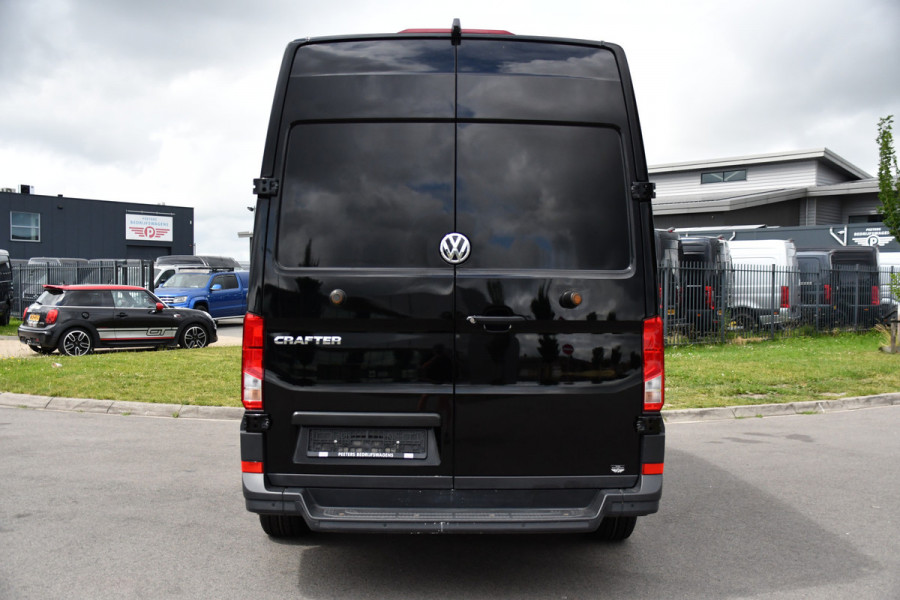 Volkswagen Crafter 35 2.0 TDI L3H3 Highline Black Edition Camera, Cruise, Carplay, LED, Clima, Automaat, Trekhaak, Sensoren, Uniek!