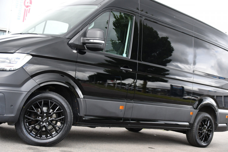 Volkswagen Crafter 35 2.0 TDI L3H3 Highline Black Edition Camera, Cruise, Carplay, LED, Clima, Automaat, Trekhaak, Sensoren, Uniek!