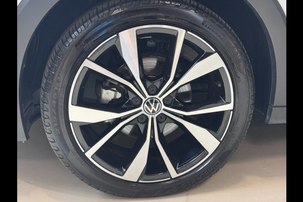 Volkswagen T-Cross 1.5 TSI 3X R-Line | IQ LIGHT | CAM | KEYLESS | FACELIFT
