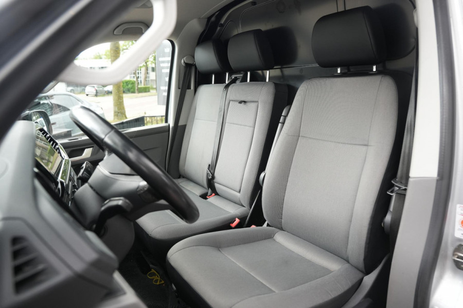 Volkswagen Transporter 2.0 TDI L1H1 4Motion Edition | Automaat | Trekhaak | Multifunctioneel Stuurwiel | Navigatie | Parkeerhulp Voor + Achter | Cruise Control | LED-Koplampen | LED-Achterlichten | Achteruitrijcamera | Airco | DAB+ | Apple/Android Carplay |