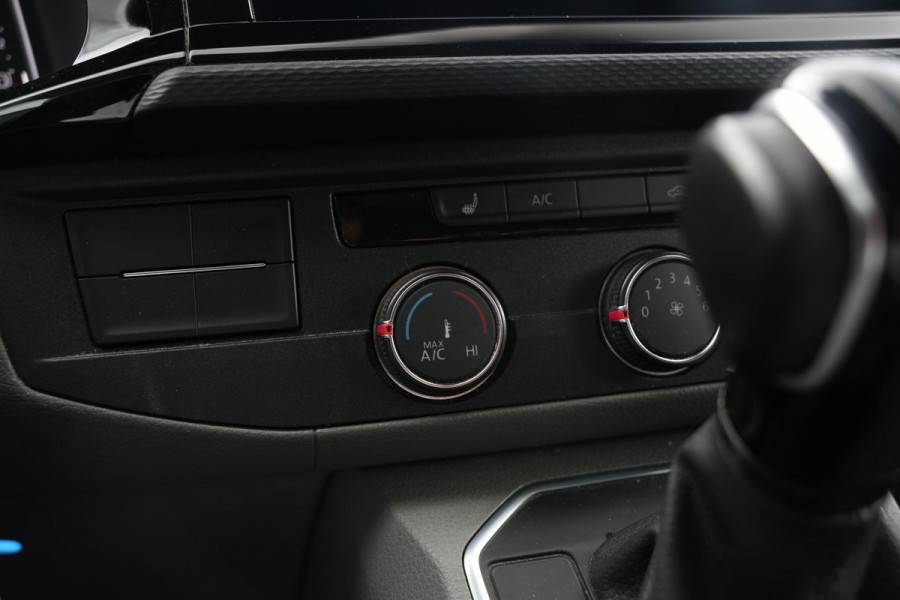 Volkswagen Transporter 2.0 TDI L1H1 4Motion Edition | Automaat | Trekhaak | Multifunctioneel Stuurwiel | Navigatie | Parkeerhulp Voor + Achter | Cruise Control | LED-Koplampen | LED-Achterlichten | Achteruitrijcamera | Airco | DAB+ | Apple/Android Carplay |