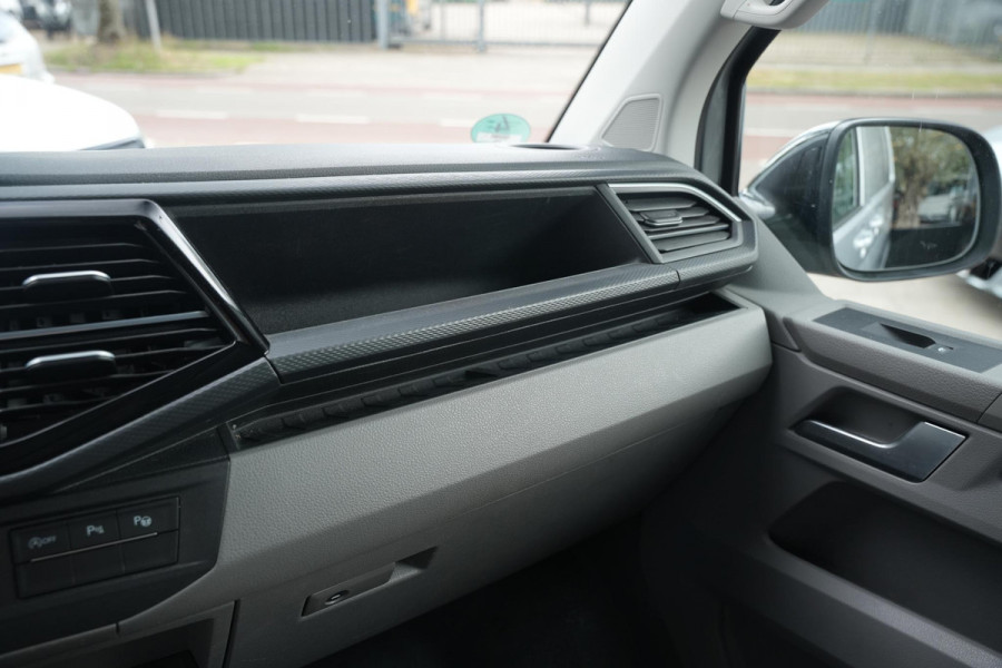 Volkswagen Transporter 2.0 TDI L1H1 4Motion Edition | Automaat | Trekhaak | Multifunctioneel Stuurwiel | Navigatie | Parkeerhulp Voor + Achter | Cruise Control | LED-Koplampen | LED-Achterlichten | Achteruitrijcamera | Airco | DAB+ | Apple/Android Carplay |