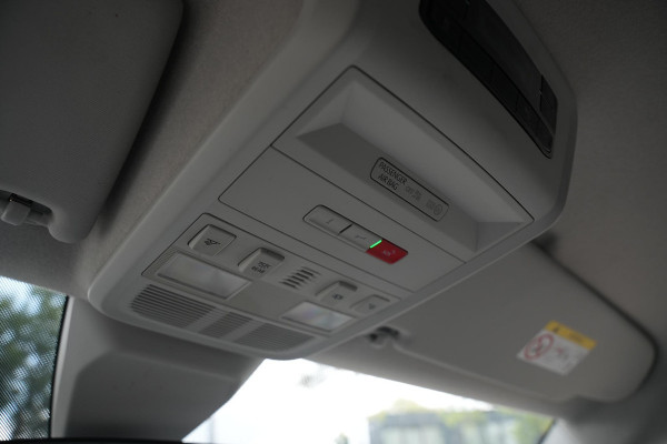 Volkswagen Transporter 2.0 TDI L1H1 4Motion Edition | Automaat | Trekhaak | Multifunctioneel Stuurwiel | Navigatie | Parkeerhulp Voor + Achter | Cruise Control | LED-Koplampen | LED-Achterlichten | Achteruitrijcamera | Airco | DAB+ | Apple/Android Carplay |