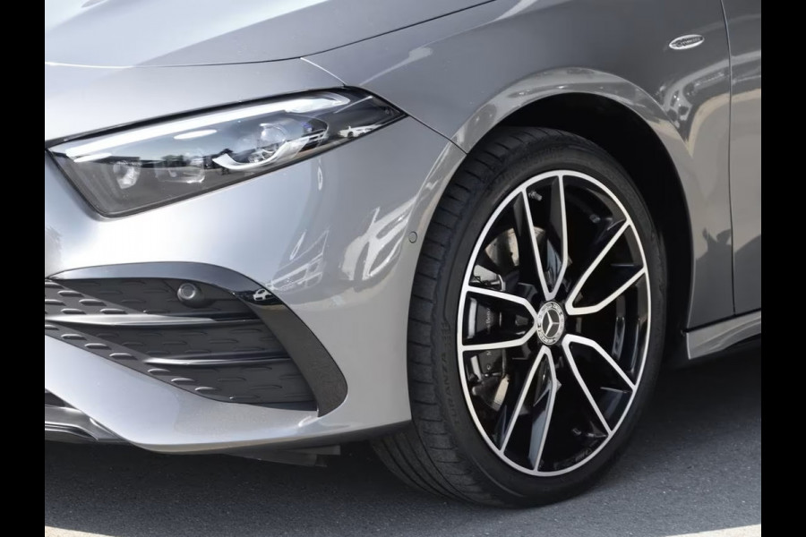 Mercedes-Benz A-Klasse 250e AMG ** NIGHT, MBUX+, PANO, MEMO, DISTR, 2-Zone CLIMA, 19-inch LMV,  ** 1e EIG - UNFALLFREI ** ** INFORMEER OOK NAAR ONZE AANTREKKELIJKE FINANCIAL-LEASE TARIEVEN **