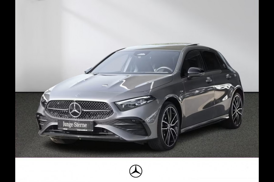 Mercedes-Benz A-Klasse 250e AMG ** NIGHT, MBUX+, PANO, MEMO, DISTR, 2-Zone CLIMA, 19-inch LMV,  ** 1e EIG - UNFALLFREI ** ** INFORMEER OOK NAAR ONZE AANTREKKELIJKE FINANCIAL-LEASE TARIEVEN **