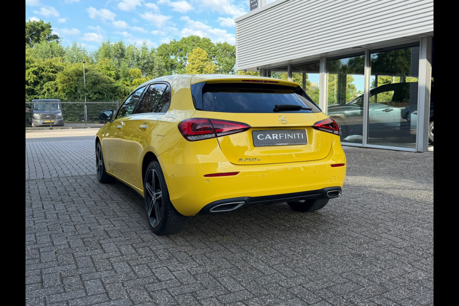 Mercedes-Benz A-Klasse 250 e Advantage 218 Pk | Widescreen | Navigatie | Cruise | Camera | Clima | Lichtmetaal.