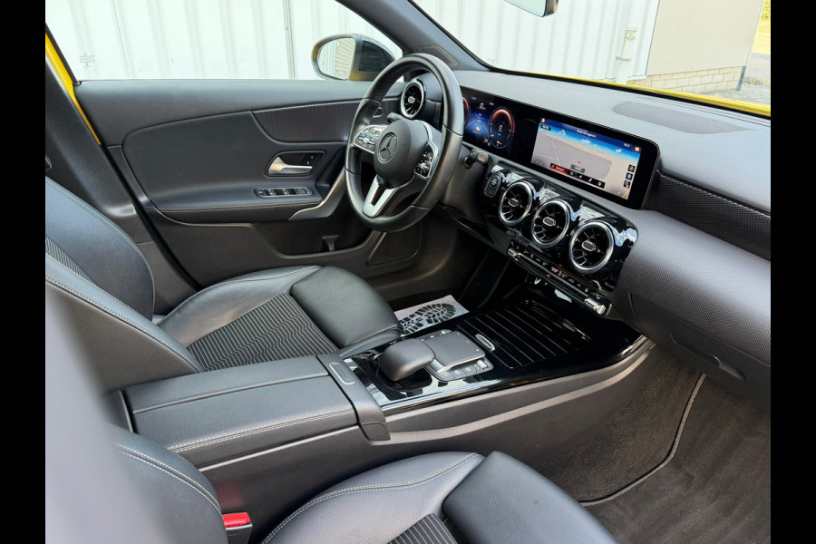 Mercedes-Benz A-Klasse 250 e Advantage 218 Pk | Widescreen | Navigatie | Cruise | Camera | Clima | Lichtmetaal.