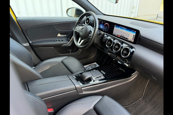 Mercedes-Benz A-Klasse 250 e Advantage 218 Pk | Widescreen | Navigatie | Cruise | Camera | Clima | Lichtmetaal.