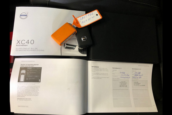 Volvo XC40 1.5 T4 Recharge Inscription - Automaat - Navi - Pano/Schuifdak - Parkeerhulp -