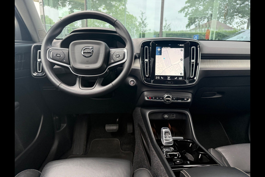 Volvo XC40 1.5 T4 Recharge Inscription - Automaat - Navi - Pano/Schuifdak - Parkeerhulp -