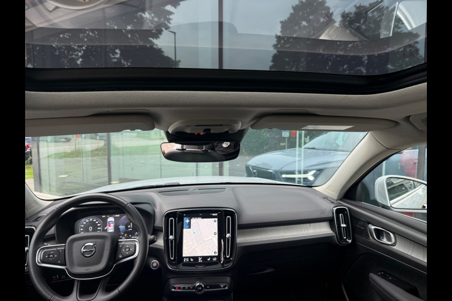 Volvo XC40 1.5 T4 Recharge Inscription - Automaat - Navi - Pano/Schuifdak - Parkeerhulp -