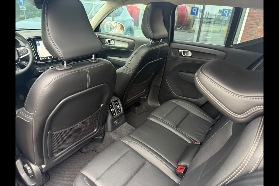 Volvo XC40 1.5 T4 Recharge Inscription - Automaat - Navi - Pano/Schuifdak - Parkeerhulp -
