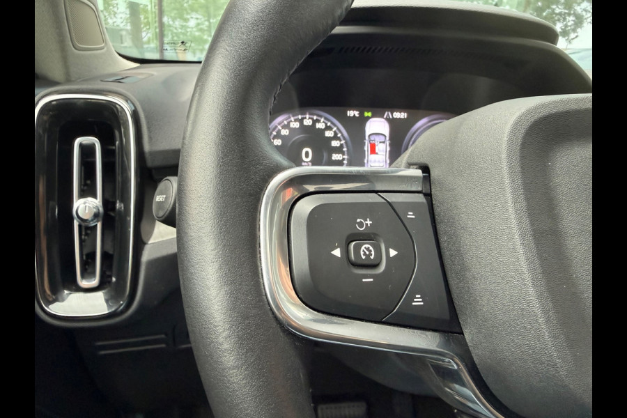 Volvo XC40 1.5 T4 Recharge Inscription - Automaat - Navi - Pano/Schuifdak - Parkeerhulp -