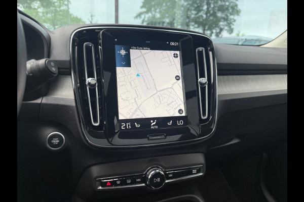 Volvo XC40 1.5 T4 Recharge Inscription - Automaat - Navi - Pano/Schuifdak - Parkeerhulp -
