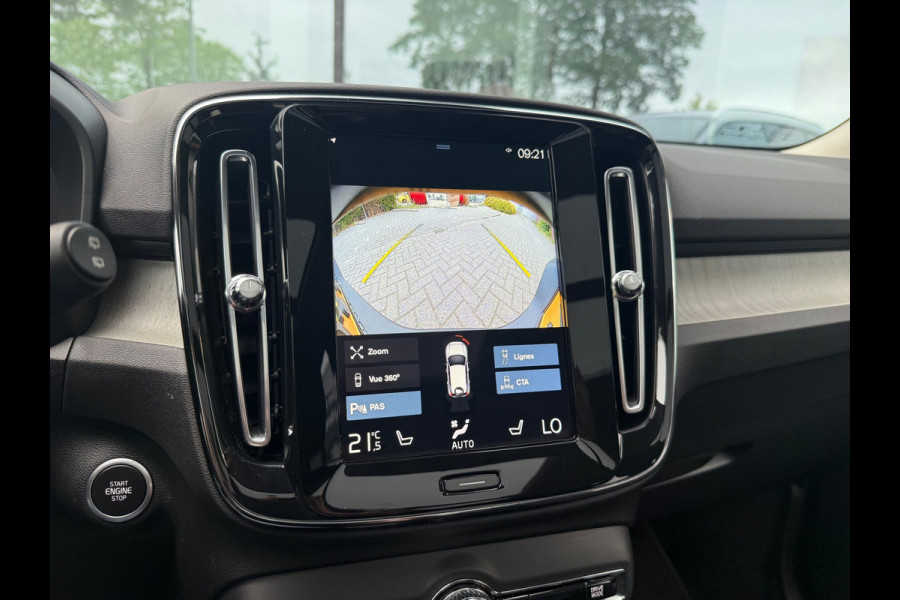 Volvo XC40 1.5 T4 Recharge Inscription - Automaat - Navi - Pano/Schuifdak - Parkeerhulp -