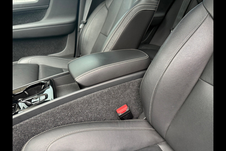 Volvo XC40 1.5 T4 Recharge Inscription - Automaat - Navi - Pano/Schuifdak - Parkeerhulp -