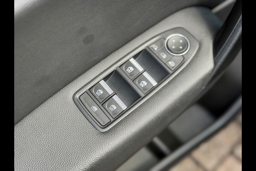 Renault Captur 1.6 E-Tech Hybrid 145 Intens AUT NAVI NAP!