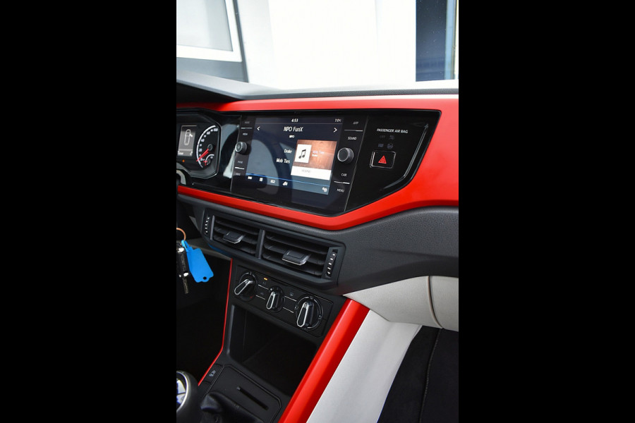 Volkswagen Polo 1.0 TSI Highline BEATS LEES TEKST!