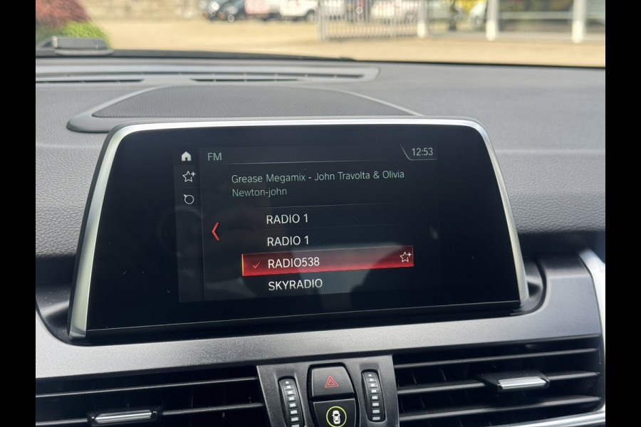 BMW 2 Serie Active Tourer 218i High Executive | Navi, Cruise, Clima, Stoelverw., Bluetooth, 18" LMV | Dealeronderhouden |