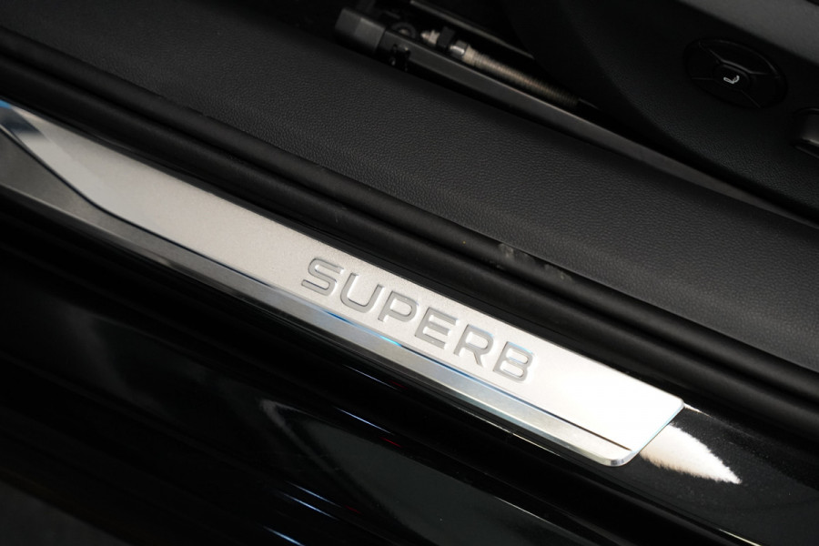 Škoda Superb Combi 1.5 TSI PHEV Sportline Business Climate control Panoramadak Leder Elek. Stoelen Stoel Ventilatie/Verwarming 24 Maanden garantie* (Vraag naar de voorwaarden)