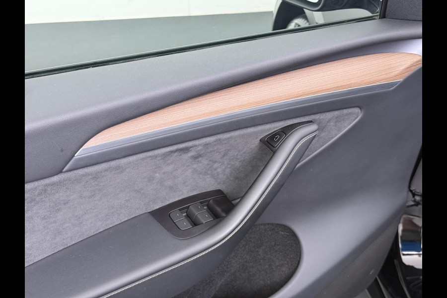 Tesla Model Y Performance AWD 75 kWh SOH 94% RIJKLAAR GELEVERD | TESLA FABRIEKSGARANTIT TOT 3-2027 OF 80.000 | TESLA GARANTIE ACCU + AANDRIJFLIJN T/M 03-2031/ 192.000KM|