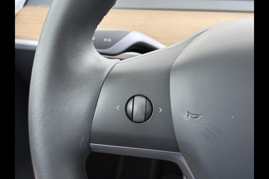 Tesla Model Y Performance AWD 75 kWh SOH 94% RIJKLAAR GELEVERD | TESLA FABRIEKSGARANTIT TOT 3-2027 OF 80.000 | TESLA GARANTIE ACCU + AANDRIJFLIJN T/M 03-2031/ 192.000KM|