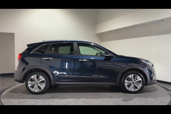 Kia e-Niro DynamicPlusLine 64 kWh | Stoelen & Stuurwiel verwarmd | Soh (batterijcheck) Waarde 94,3 %