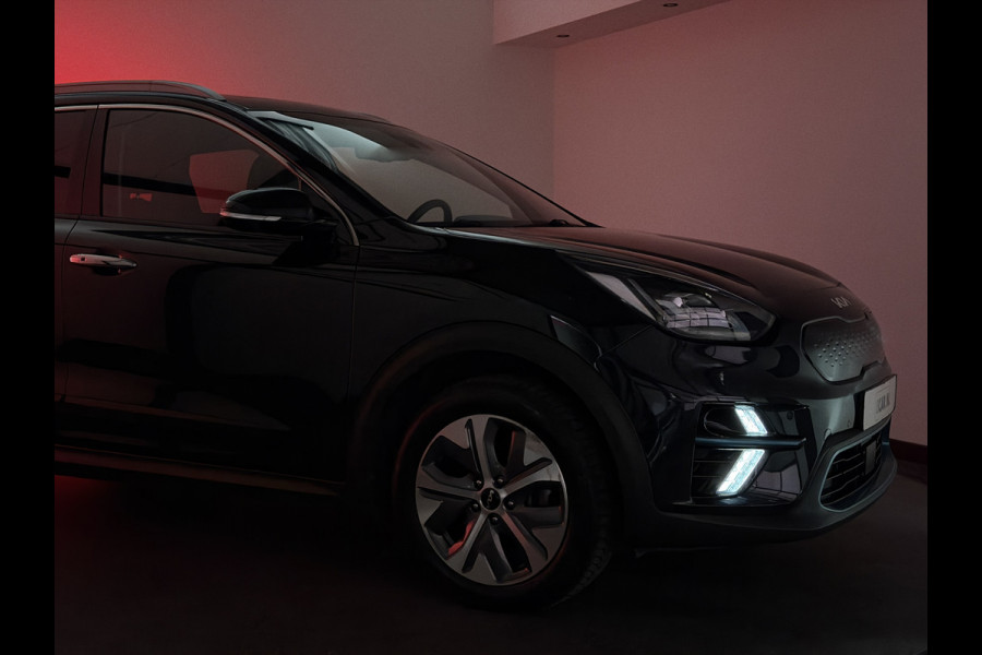 Kia e-Niro DynamicPlusLine 64 kWh | Stoelen & Stuurwiel verwarmd | Soh (batterijcheck) Waarde 94,3 %