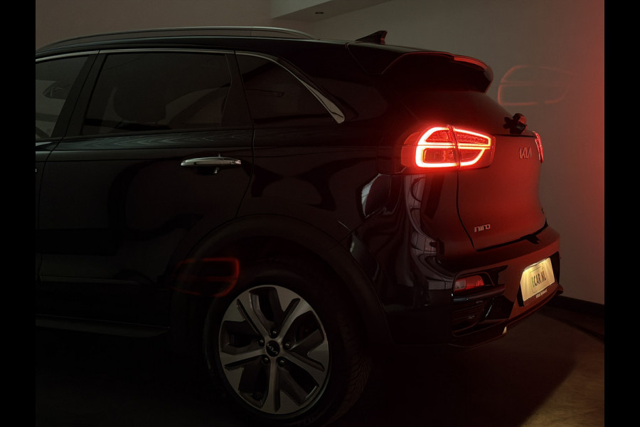 Kia e-Niro DynamicPlusLine 64 kWh | Stoelen & Stuurwiel verwarmd | Soh (batterijcheck) Waarde 94,3 %