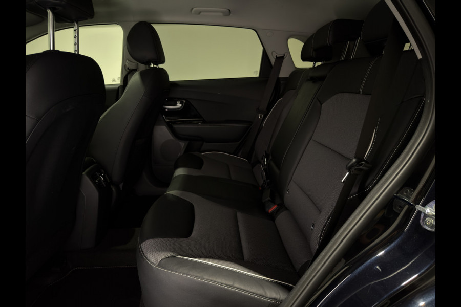 Kia e-Niro DynamicPlusLine 64 kWh | Stoelen & Stuurwiel verwarmd | Soh (batterijcheck) Waarde 94,3 %