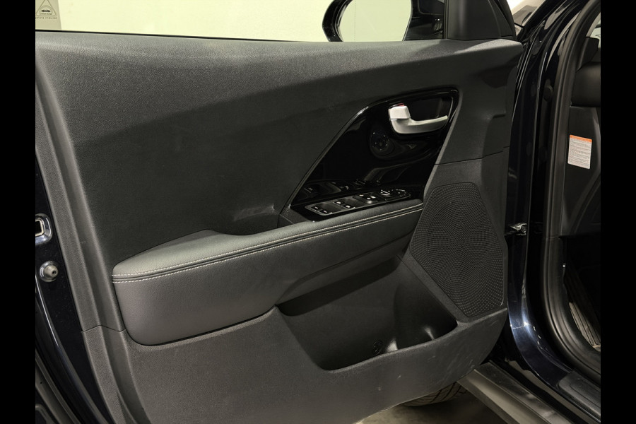 Kia e-Niro DynamicPlusLine 64 kWh | Stoelen & Stuurwiel verwarmd | Soh (batterijcheck) Waarde 94,3 %