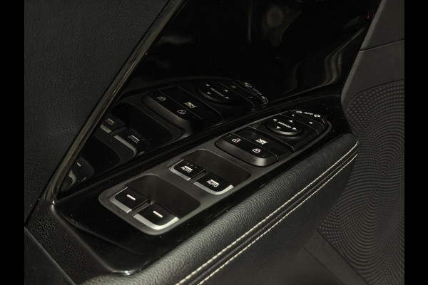 Kia e-Niro DynamicPlusLine 64 kWh | Stoelen & Stuurwiel verwarmd | Soh (batterijcheck) Waarde 94,3 %