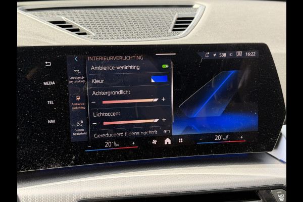 BMW X1 xDrive30e M Sport Pro 19''/Panoramadak/Harman Kardon/Trekhaak/Elektrische stoel + memory + massage/Keyless/Adaptieve cruise/360 Camera