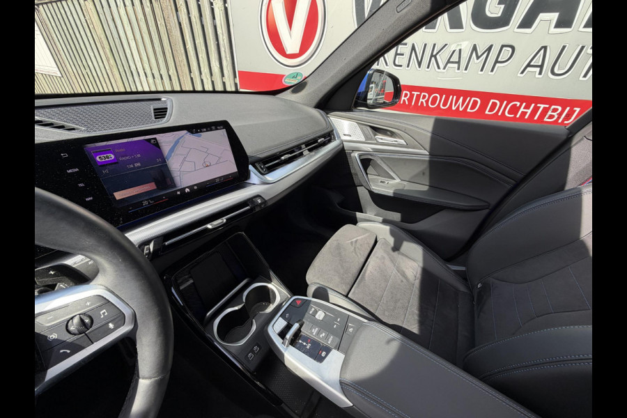 BMW X1 xDrive30e M Sport Pro 19''/Panoramadak/Harman Kardon/Trekhaak/Elektrische stoel + memory + massage/Keyless/Adaptieve cruise/360 Camera