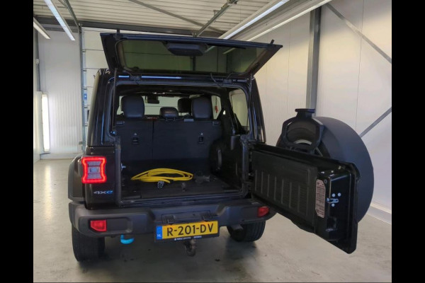 Jeep Wrangler Unlimited 4xe Hybride 380 Sahara / Trekhaak / Leder / Stuur-Stoelverwarming / Pdc.+Camera / Comf.& Convenience Pack / Apk 04-2028