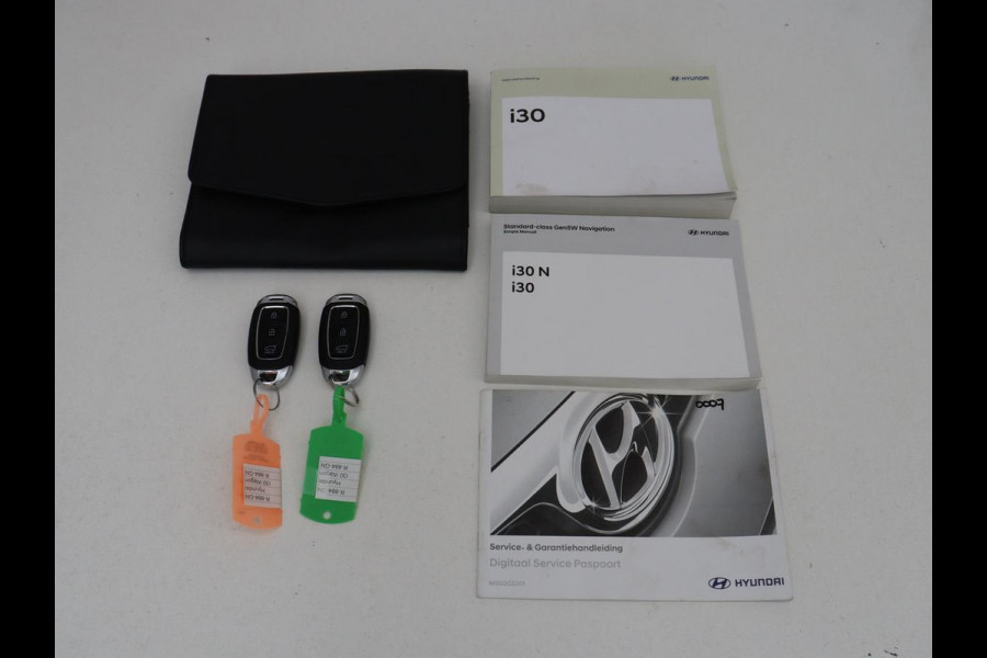 Hyundai i30 Wagon 1.0 T-GDi MHEV Comfort Smart | Keyless | Navigatie | Adaptive cruise control | Carplay | Climate control | Achteruitrij camera | DAB radio | Bluetooth