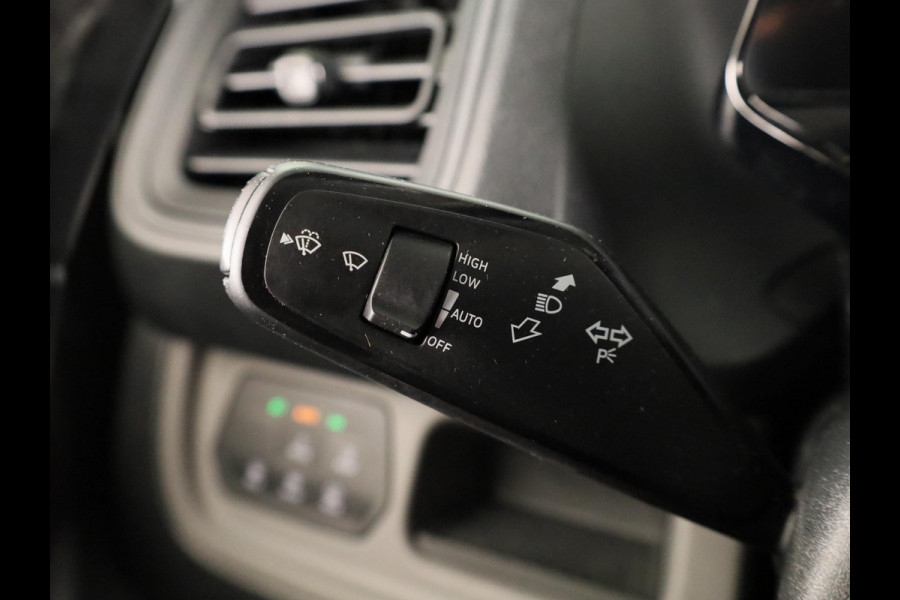 Volkswagen ID. Buzz Cargo Economy Business 79 kWh | Parkeersensor voor en achter | LED koplampen en achterlampen | Keyless start