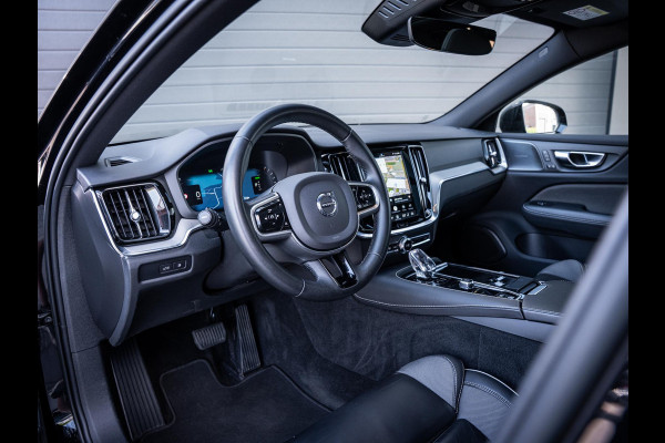 Volvo V60 2.0 T6 Plug-in hybrid AWD - R-Design l Pano l Trekh. l H&K