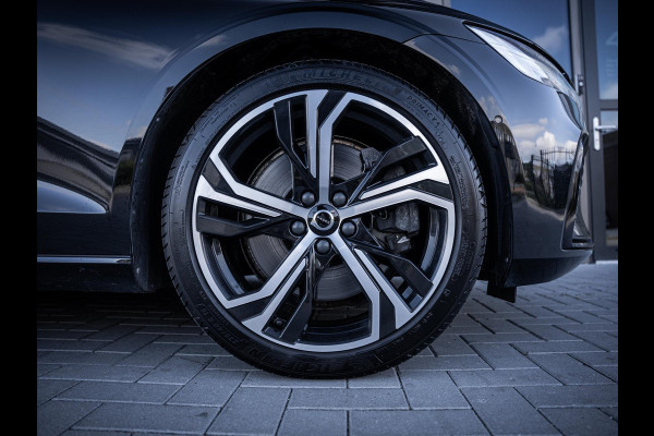 Volvo V60 2.0 T6 Plug-in hybrid AWD - R-Design l Pano l Trekh. l H&K