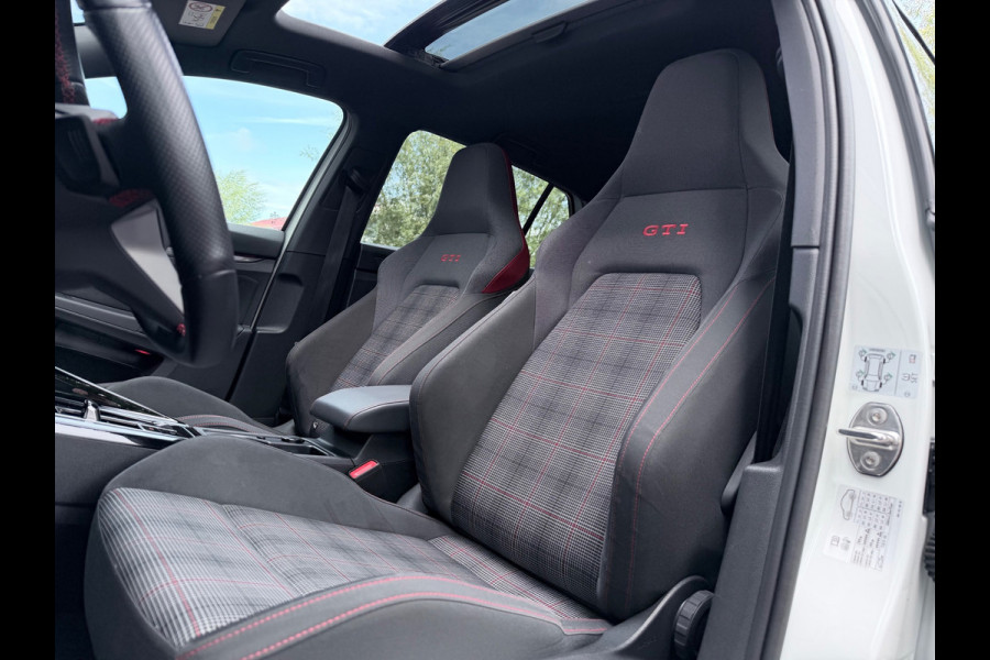 Volkswagen Golf 2.0 TSI GTI Pano/Camera/Matrix