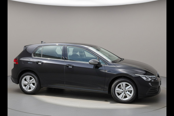 Volkswagen Golf 1.0 eTSI AUTOMAAT Life, achteruitrijcamera, navigatie, sfeerverlichting, climaat, 1 e eigenaar, NL auto met nap