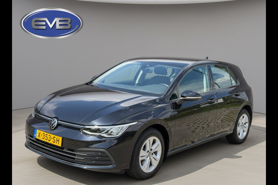 Volkswagen Golf 1.0 eTSI AUTOMAAT Life, achteruitrijcamera, navigatie, sfeerverlichting, climaat, 1 e eigenaar, NL auto met nap