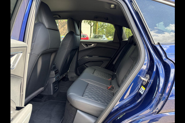 Audi Q4 Sportback e-tron 45 S Edition 82 kWh S-LINE BINNEN + BUITEN VAN: 48.900,- VOOR: 44.877,- UW WKOORDEEL: 4.023,- | 21 INCH!| MEM. STOEL| ACHTERUITRIJCAMERA| NAPPA LEER| DIAMOND STICHING | FABR. GARANTIE T/M 2028