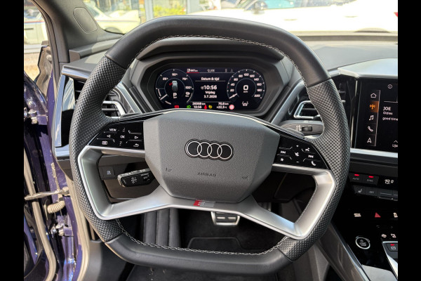 Audi Q4 Sportback e-tron 45 S Edition 82 kWh S-LINE BINNEN + BUITEN VAN: 48.900,- VOOR: 44.877,- UW WKOORDEEL: 4.023,- | 21 INCH!| MEM. STOEL| ACHTERUITRIJCAMERA| NAPPA LEER| DIAMOND STICHING | FABR. GARANTIE T/M 2028