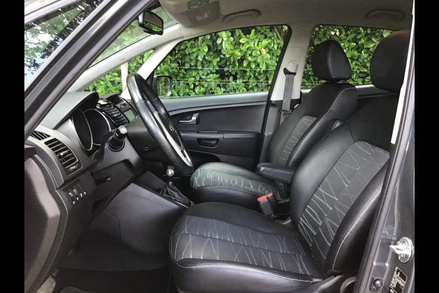 Kia Venga 1.6 CVVT Edition AUTOMAAT/Camera All-seasons